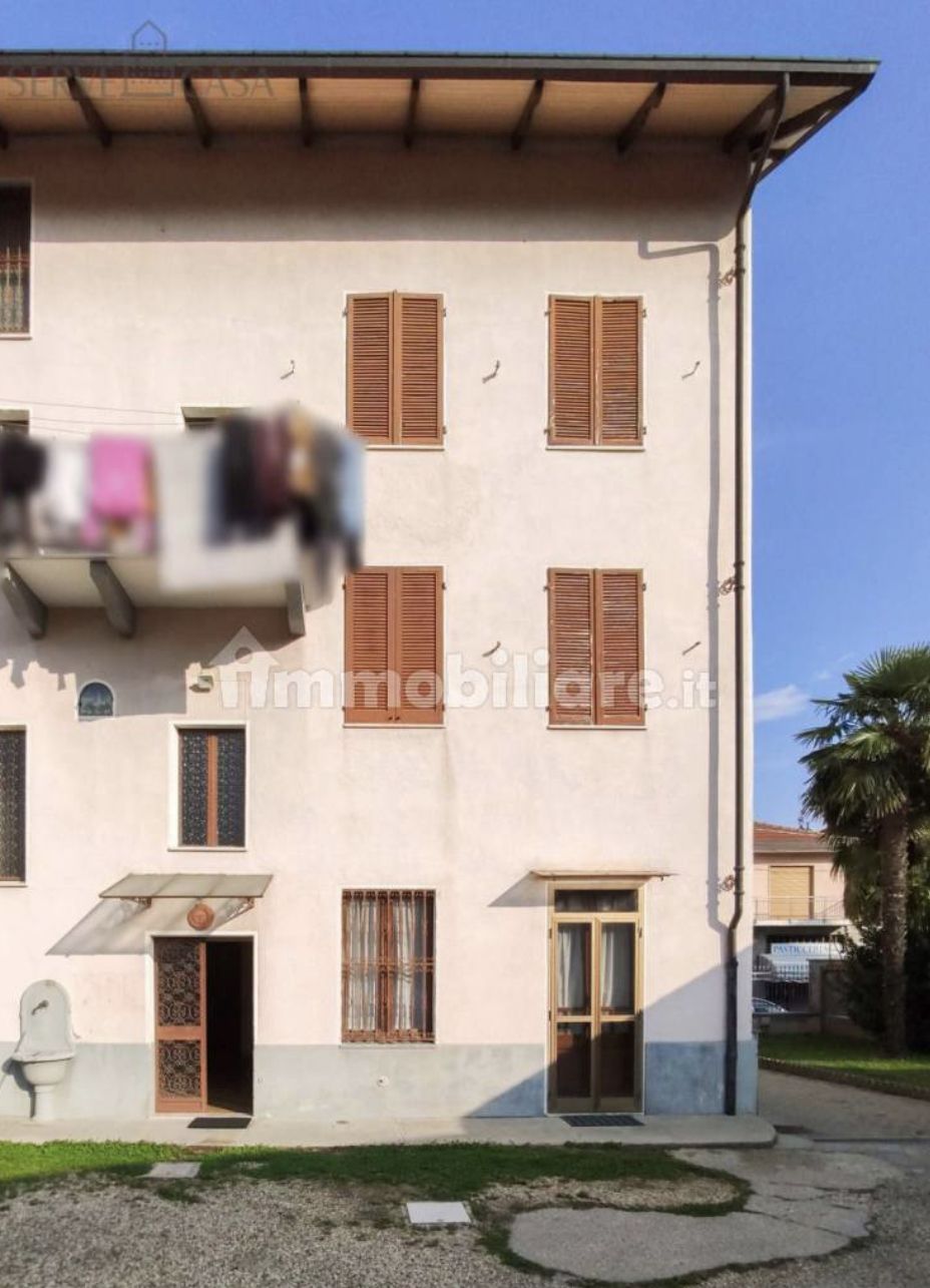 Locale commerciale in Vendita